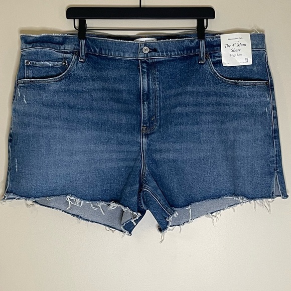 Abercrombie The 4” Mom Short High Rise NWT - Size 36/22 - Picture 1 of 6